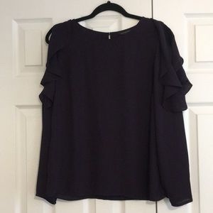 Long sleeve no shoulder banana republic shirt